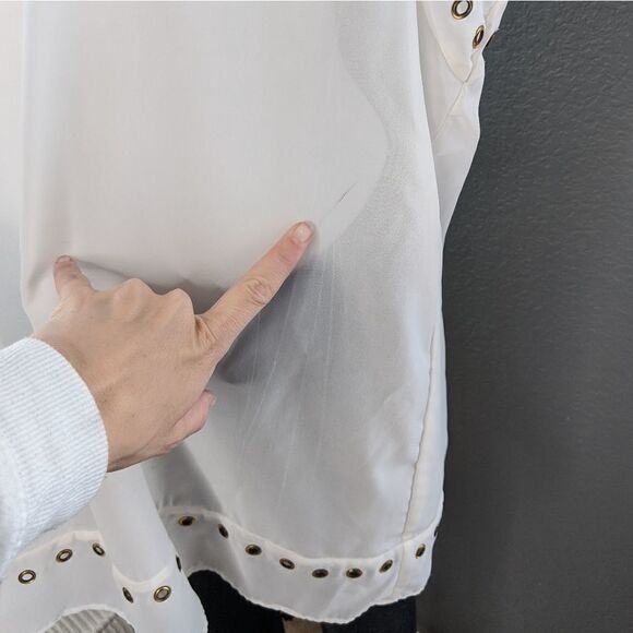 Long white tunic with Rivets - Picture 5 of 8